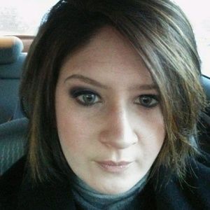 Meet your Posher, Caitlin